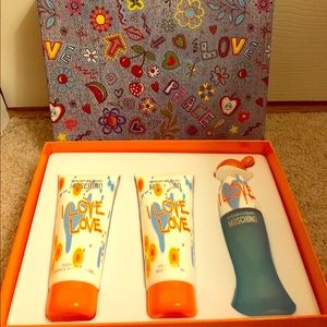 Moschino Cheap And Chic I Love Love 3 Pcs Gift Set